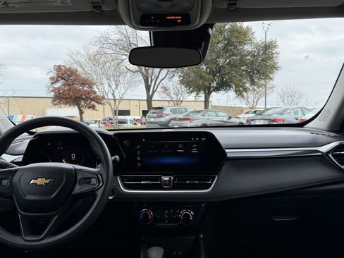 Used 2025 Chevrolet TrailBlazer LT image 34