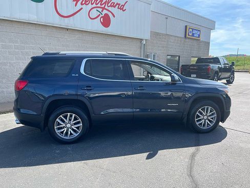 Used 2017 GMC Acadia SLE AWD/4WD image 9
