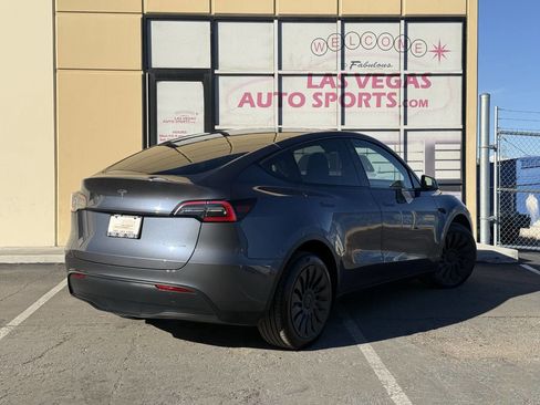 Used 2023 Tesla Model Y Long Range image 7