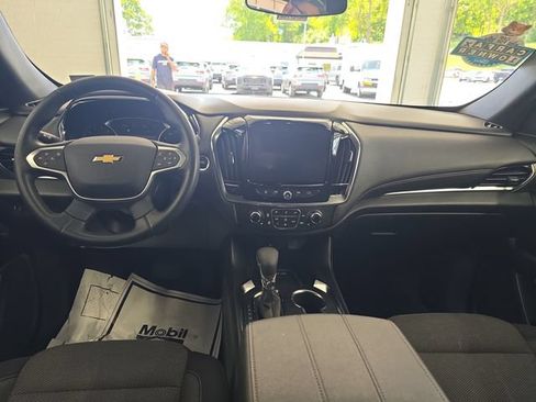 Used 2023 Chevrolet Traverse LT AWD/4WD image 11