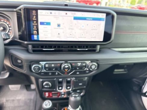 Used 2026 Jeep Wrangler Rubicon AWD/4WD image 16