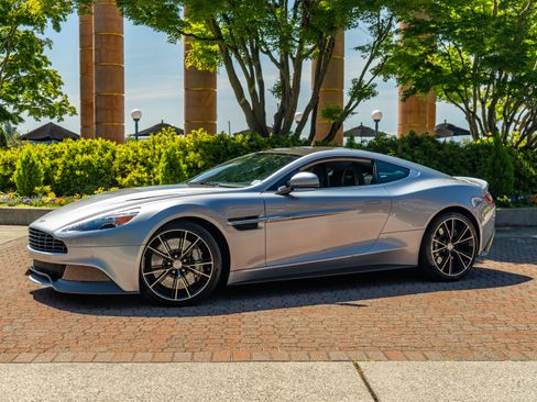 Used 2014 Aston Martin Vanquish Coupe RWD image 21