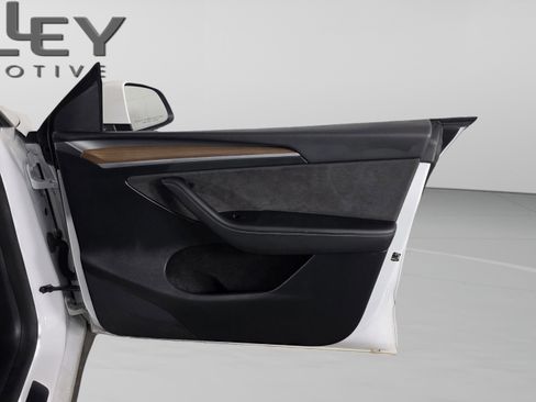 Used 2023 Tesla Model Y Long Range image 28