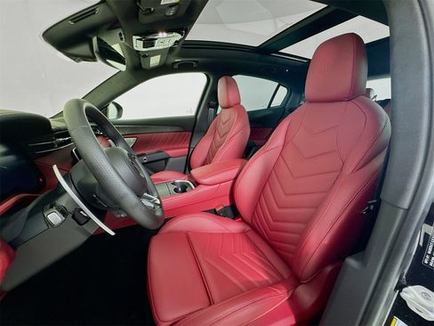 New 2025 Maserati Grecale Modena image 21