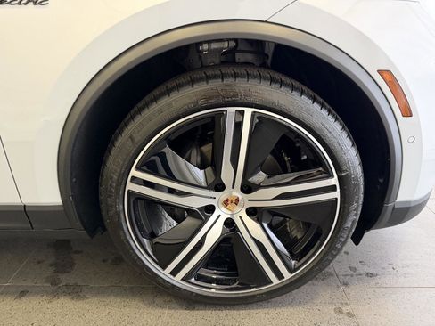 New 2026 Porsche Macan 4 Electric image 13