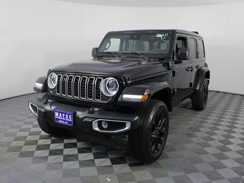 Used 2025 Jeep Wrangler Unlimited Sahara w/ Safety Group AWD/4WD image 20