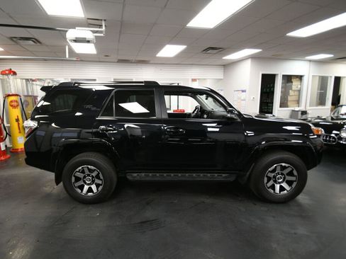 Certified 2023 Toyota 4Runner TRD Off-Road Premium image 8