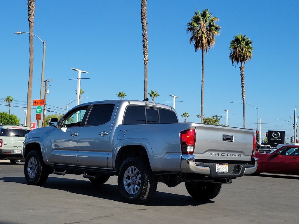 Used 2020 Toyota Tacoma SR5 RWD image 2