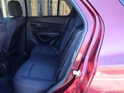 Used 2017 Chevrolet Trax LT AWD/4WD image 20