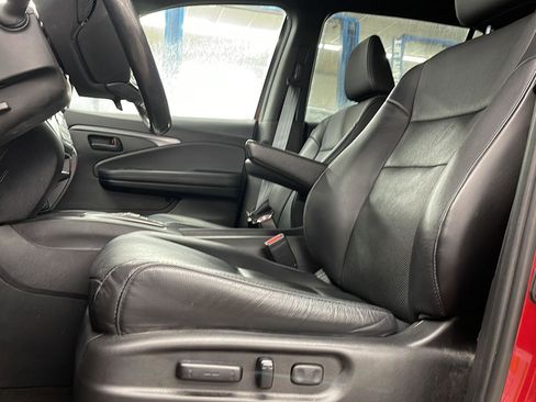 Used 2023 Honda Passport EX-L image 16