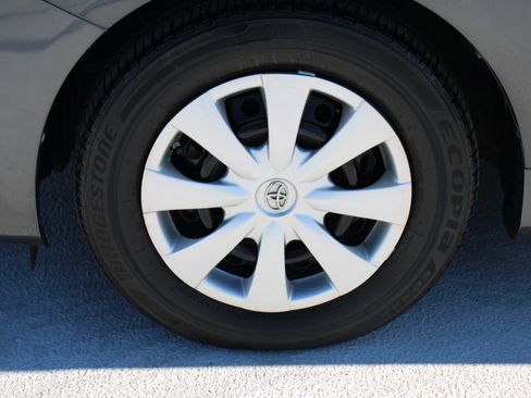 Used 2010 Toyota Corolla LE image 9