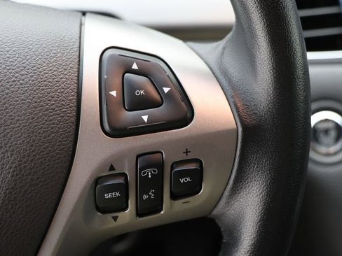 Used 2013 Ford Taurus SEL image 20