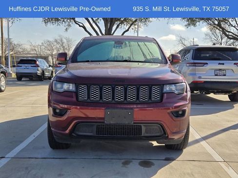 Used 2018 Jeep Grand Cherokee Altitude image 2