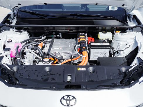 New 2026 Toyota C-HR w/ Cold Weather Package image 15