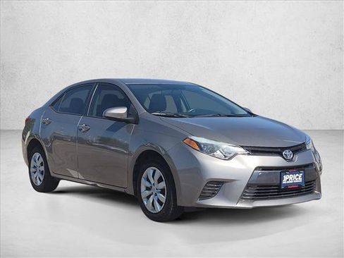 Used 2015 Toyota Corolla LE FWD image 3