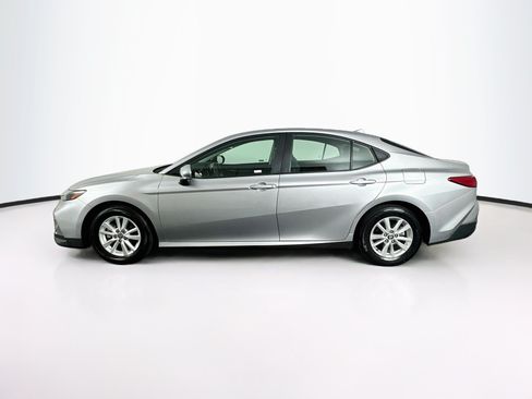 Used 2025 Toyota Camry LE FWD image 4