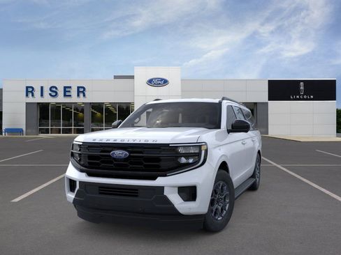 New 2025 Ford Expedition Max Active image 2