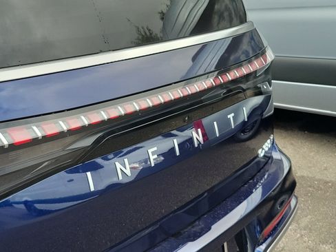 New 2026 INFINITI QX80 Luxe image 6