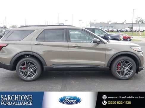 New 2026 Ford Explorer ST-Line w/ ST-Line Street Pack AWD/4WD image 1