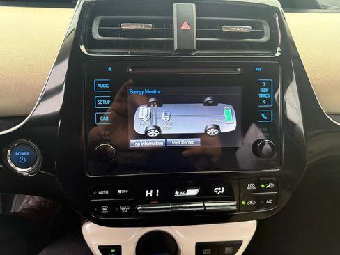 Used 2017 Toyota Prius Two image 29