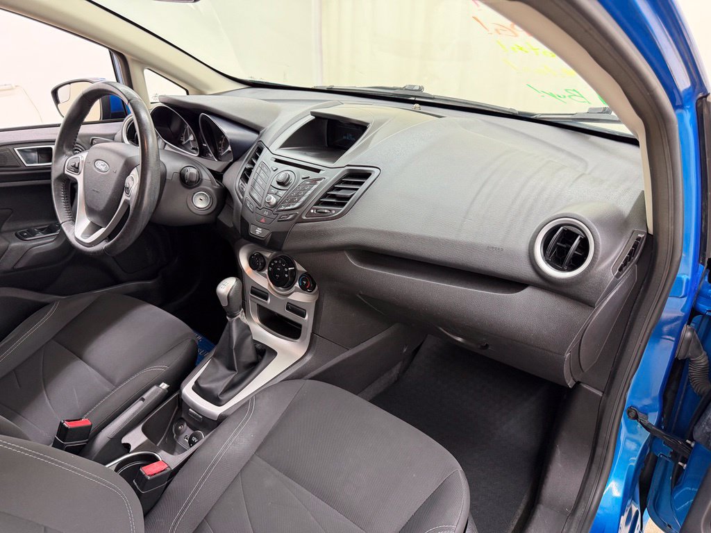 Used 2015 Ford Fiesta SE FWD image 12
