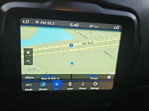 Used 2022 Jeep Renegade Latitude AWD/4WD image 10