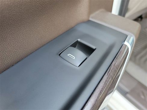 Used 2022 Chevrolet Silverado 1500 LTZ w/ LTZ Premium Package image 30