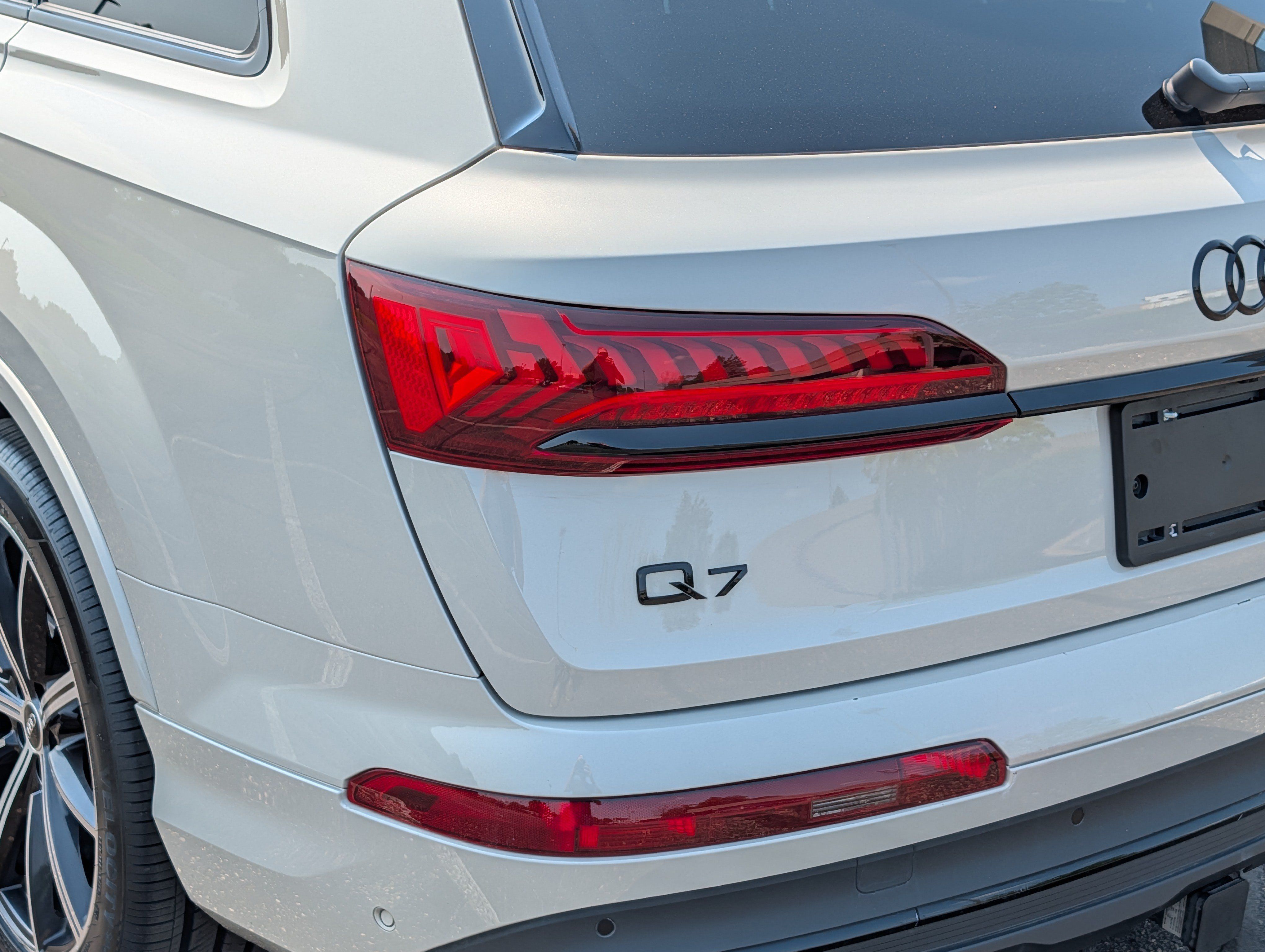 Used 2023 Audi Q7 3.0T Prestige w/ Prestige Package AWD/4WD image 17