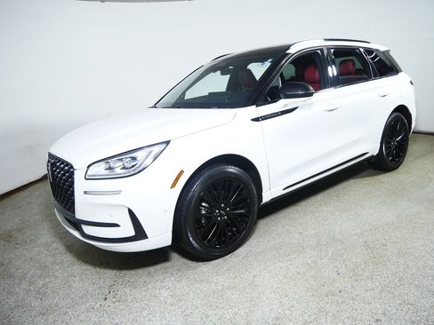 Used 2023 Lincoln Corsair Reserve w/ Equipment Group 202A AWD/4WD image 3