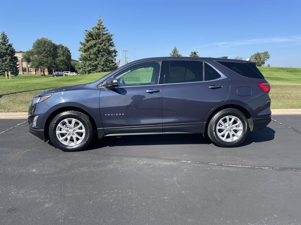 Used 2018 Chevrolet Equinox LT FWD image 2