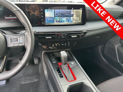 Certified 2025 Nissan Kicks SR image 29