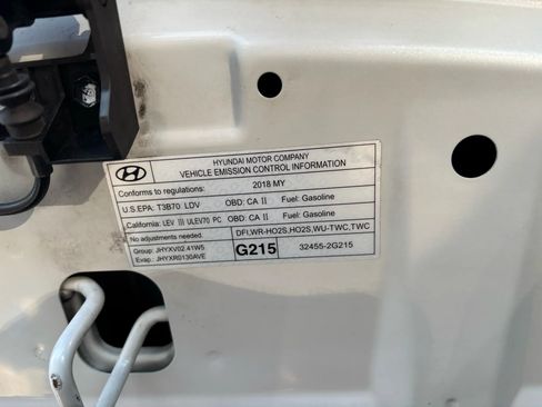 Used 2018 Hyundai Santa Fe Sport image 19