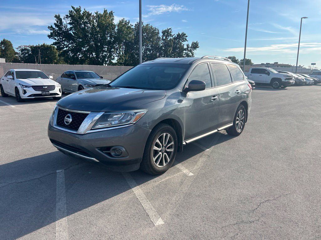 Used 2015 Nissan Pathfinder S FWD image 1