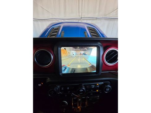 Used 2023 Jeep Gladiator Rubicon w/ Cold Weather Group AWD/4WD image 22