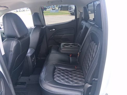 Used 2022 Chevrolet Colorado Z71 w/ Safety Package AWD/4WD image 17
