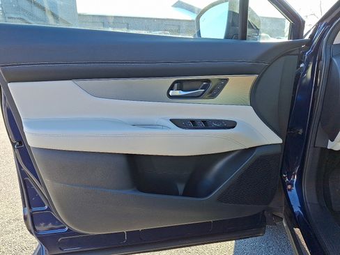 Certified 2025 Nissan Murano SL w/ Cargo Package image 15