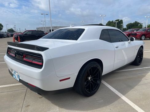 Used 2016 Dodge Challenger R/T Plus RWD image 4