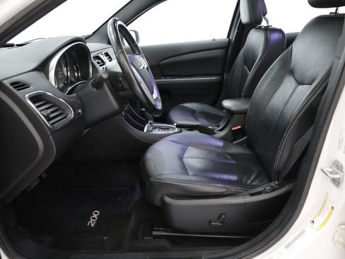 Used 2012 Chrysler 200 Limited FWD image 7