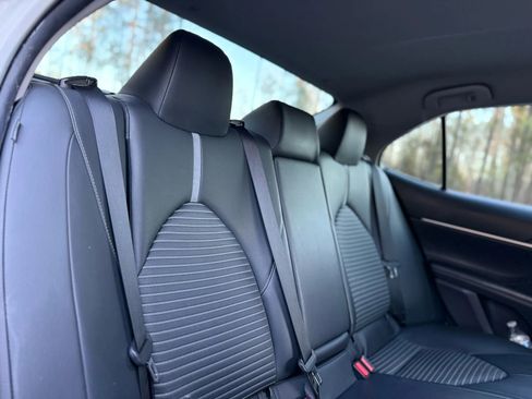 Used 2018 Toyota Camry SE image 23