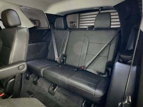 Used 2021 Chevrolet Traverse LT w/ LT Premium Package AWD/4WD image 30