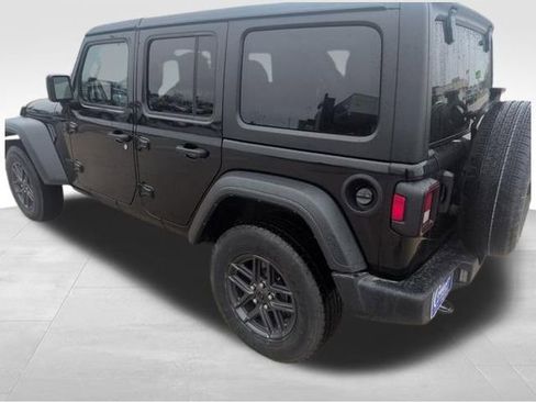 Used 2024 Jeep Wrangler Sport S image 4