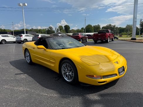Used 2001 Chevrolet Corvette Convertible w/ Preferred Equipment Group2 RWD image 12