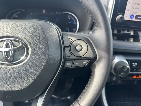 Used 2024 Toyota RAV4 SE image 15