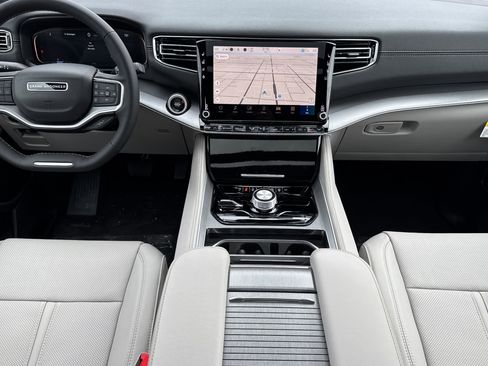 New 2026 Jeep Grand Wagoneer Limited image 12