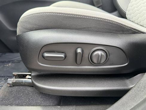 Used 2020 Chevrolet Equinox LS w/ LS Convenience Package FWD image 21