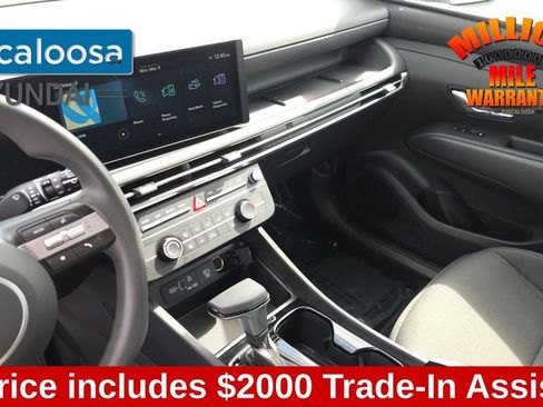 Used 2025 Hyundai Tucson SE image 22