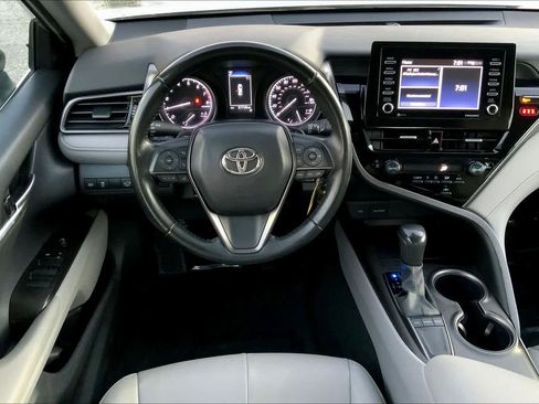 Used 2023 Toyota Camry SE image 5