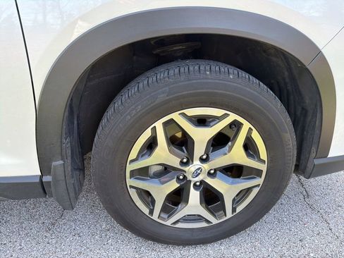 Used 2023 Subaru Forester Premium image 14