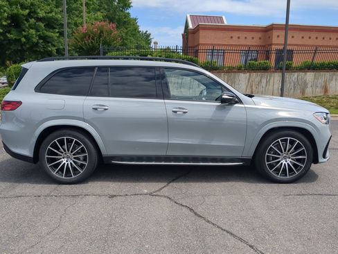 Used 2025 Mercedes-Benz GLS 580 4MATIC image 2