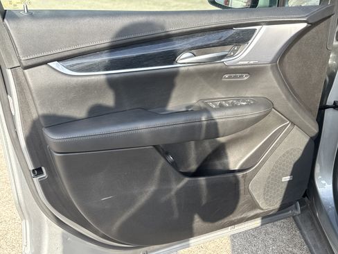 Used 2024 Cadillac XT5 Premium Luxury image 3